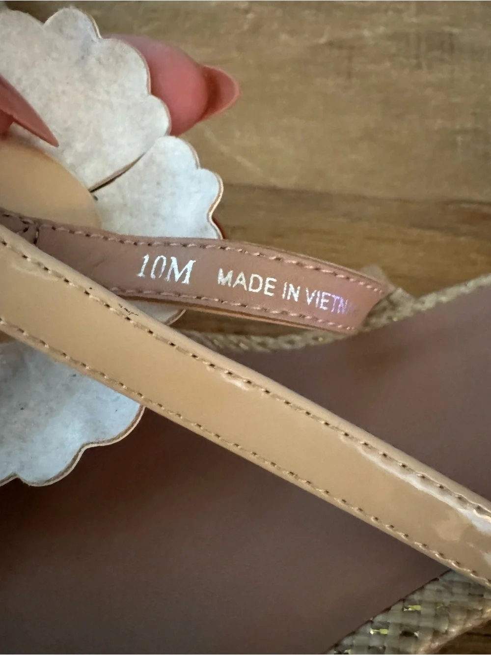 Linea Paolo Laurel Flower Sandal ~ Nude Size 10